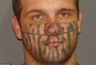 新西兰犯人火了：脸上纹身亮瞎眼，警察好伙伴