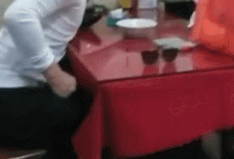 贾乃亮离婚后憔悴吃路边摊，前妻却让表妹卖惨