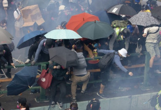 一个香港，何以使大陆老百姓气成这样？