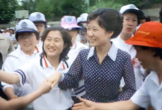 崔顺实法庭表白朴槿惠 ：喜欢她想孝敬她