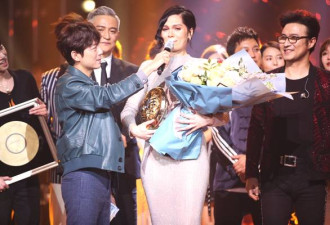 《歌手》Jessie J成为歌王 华晨宇获年度金曲