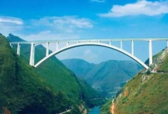 他建成中国第一所钢铁大桥却亲手炸掉