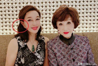 67岁刘晓庆晒自拍耳朵都变形，被网友群嘲P图