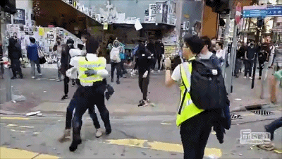 香港警察开枪了 网民欢呼？