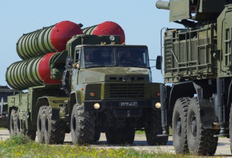 俄中部军区举行大规模防空演习 击落30多枚导弹