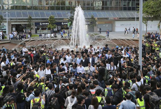 香港选举民主派大胜 内地维权民众受鼓舞