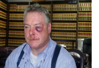 美一律师在法院与调查员斗殴 被判赔25万美元
