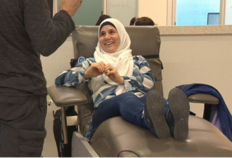 叙利亚难民在10个城市献血感谢加拿大救命之恩