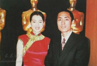 巩俐张艺谋26年前合影曝光 那时女神清纯