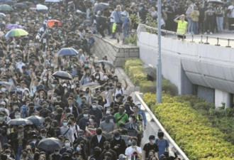 “勿忘初心” 38万港人游行 坚持五大诉求