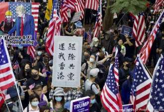 事情没了结 街头示威返香港 “感谢美国保护”