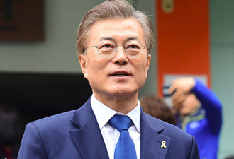 最新民调显示韩国总统文在寅支持率升至73%