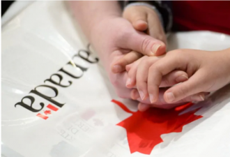 华人女子为了移民 选择和加拿大残疾男子假结婚
