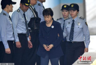 朴槿惠开审两次拒出庭 检方法院干瞪眼