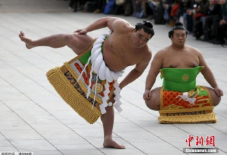 日本相扑协会表示紧急情况时女性可登比赛场地