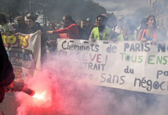 法国极端团体趁乱上街“打砸烧” 200人被捕