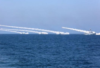 解放军正在台湾海峡举行大规模实弹演习