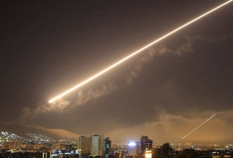 叙利亚发现两枚未爆炸巡航导弹 赶紧。。。