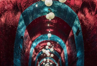 多伦多最炫步行隧道开放！24米布满140万亮片