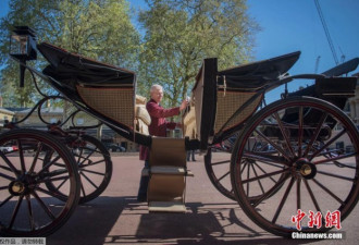 英国哈里王子大婚在即 所乘马车细节曝光