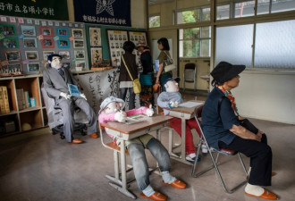在这个诡异的日本村庄 人偶比活人还多