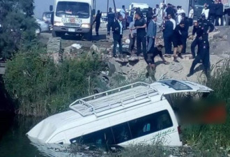 中国游客团在埃及惨遇横祸 11死伤