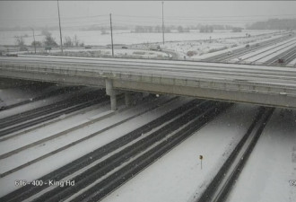 吹雪致400高速连环车祸双向封路