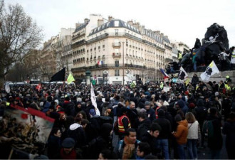 法国再次爆发全国示威：33.9万人游行