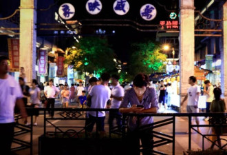 横店的冬天：明星都在求戏拍 7万群演怎么过？