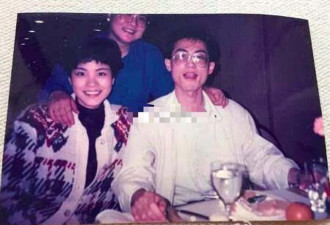 王菲旧照曝光：留短发特立独行，80年代吃西餐
