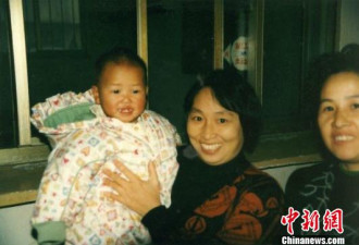 23岁英籍女孩中国寻亲：没怨恨 想知道你们是谁