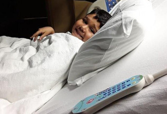 9岁男孩结束3年癌症治疗 最后一次化疗喜极而泣