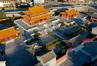 中国国家级贫困县 耗22亿巨资打造山寨紫禁城