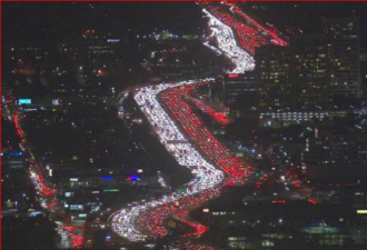 圣诞到新年全美1.2亿人出游 12月26日交通最糟