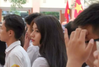 侧脸照吸粉无数的越南妹子为证明纯天然晒童照