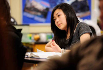 全美学生签证人数下降 华人留学生不降反升
