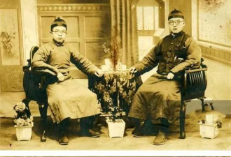 老照片：中国人拍照姿势的百年变迁