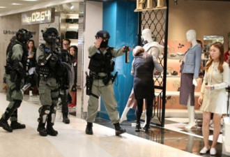 记者采访遭港警呛：香港真的有第四权?