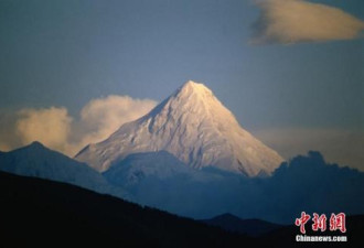 澳大利亚登山家117天登七大洲最高峰 创纪录
