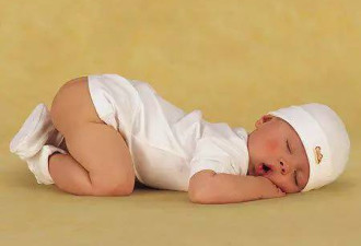 宝宝睡觉时，妈妈千万不能做的事有哪些?