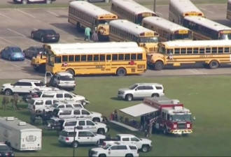 学生持枪血洗德州高中，增至10死30多人伤