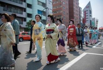 日本最大的传统祭祀庆典举行，场面壮观