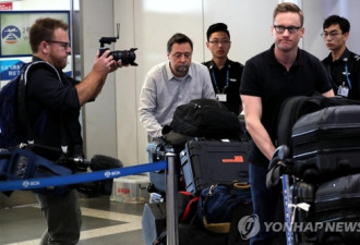 这是“观核”记者在朝鲜飞机上拍下的画面