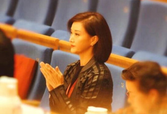 53岁宋祖英皮肤紧致似冻龄，久未登台气场依旧