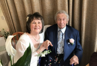 这是真爱！86岁痴呆症老人再次爱上妻子并求婚