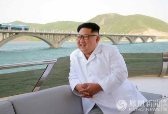 金正恩视察了朝鲜新建成的跨海铁路大桥
