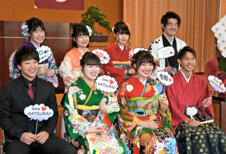 日本令和年代首个成人式 和服少女扎堆自拍