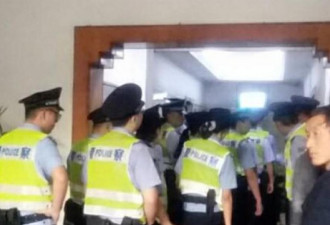 中国成都教会牧师及百余教友被警方带走