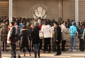 美媒：中国学生赴美学高科技,怕要一年一签了