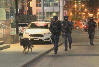 多伦多市中心闹市区Dundas广场枪击 一人丧命